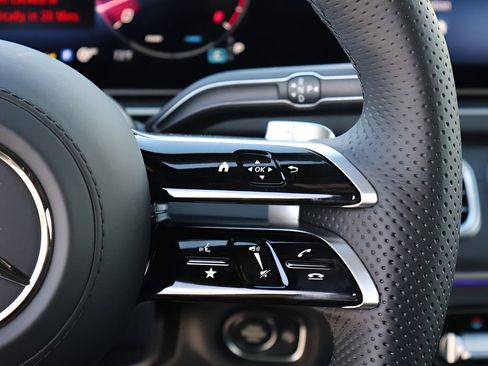 New 2026 Mercedes-Benz GLS 450 4MATIC image 33