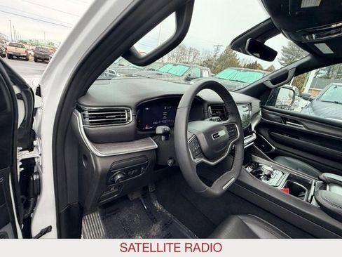 Used 2023 Jeep Wagoneer Series III w/ Preferred Equipment Group image 25