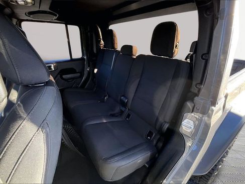 Used 2020 Jeep Gladiator Sport w/ Quick Order Package 24S image 16