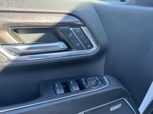 Used 2024 Chevrolet Silverado 2500 LTZ w/ LTZ Convenience Package image 12