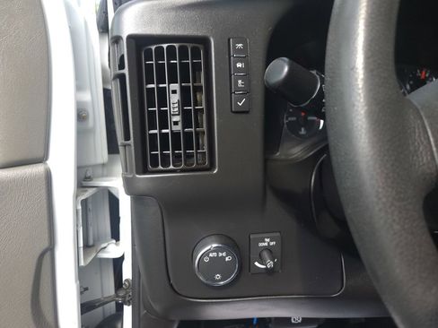 Used 2019 Chevrolet Express 3500 image 20