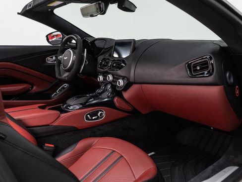 Used 2021 Aston Martin V8 Vantage Roadster RWD image 48