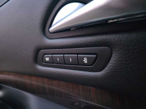 Used 2025 Cadillac XT4 Premium Luxury image 14