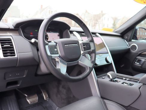 Used 2023 Land Rover Discovery S R-Dynamic image 10