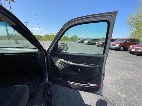 Used 2004 Chevrolet Avalanche Z71 w/ Preferred Equipment Group AWD/4WD image 30