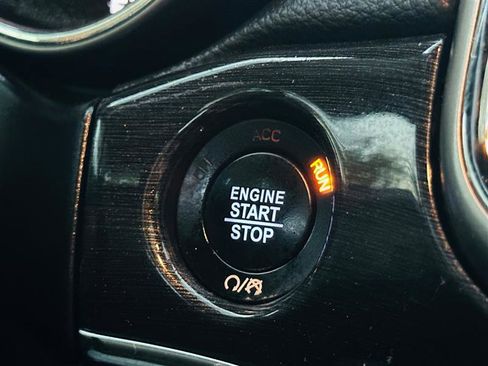 Used 2017 Jeep Grand Cherokee Trailhawk image 30