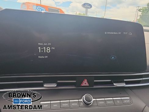 Used 2024 Hyundai Elantra SEL FWD image 13