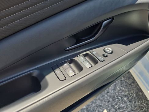 New 2026 Hyundai Elantra Sport FWD image 17