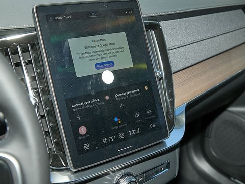 New 2025 Volvo XC90 B6 Plus w/ Protection Package image 14