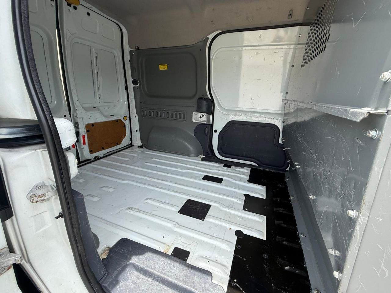 Used 2013 Ford Transit Connect XL FWD image 23