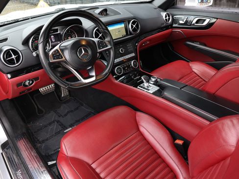 Used 2017 Mercedes-Benz SL 550 image 6