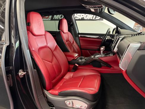 Used 2014 Porsche Cayenne GTS AWD/4WD image 35