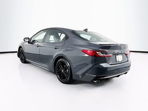 Used 2025 Toyota Camry SE image 11