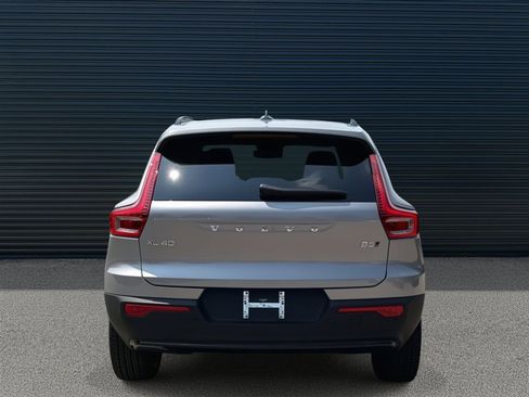 New 2026 Volvo XC40 B5 Ultra w/ Climate Package image 7