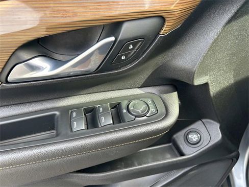 Used 2021 GMC Terrain SLE w/ Driver Convenience Package image 21