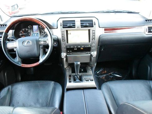 Used 2010 Lexus GX 460 image 11