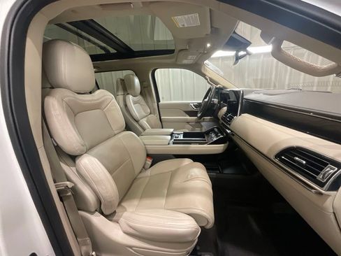 Used 2020 Lincoln Navigator Reserve w/ Luxury Package AWD/4WD image 16