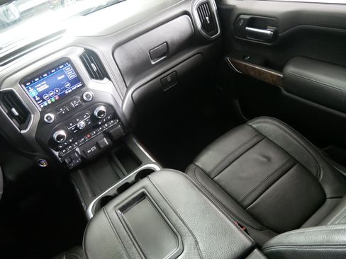 Used 2020 GMC Sierra 1500 Denali w/ Denali Ultimate Package AWD/4WD image 11
