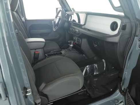 Used 2024 Jeep Wrangler Sport S image 14