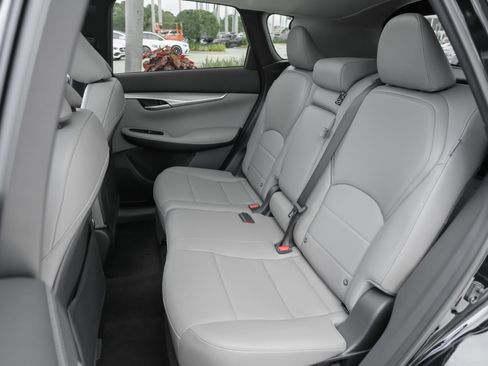 Certified 2023 INFINITI QX50 Luxe AWD/4WD image 33