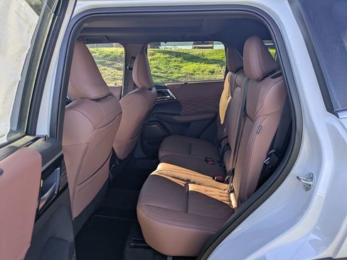 New 2026 Mitsubishi Outlander SEL FWD image 14