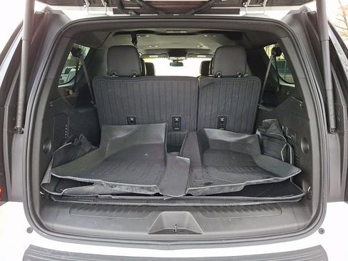 Used 2025 GMC Yukon XL Elevation image 34