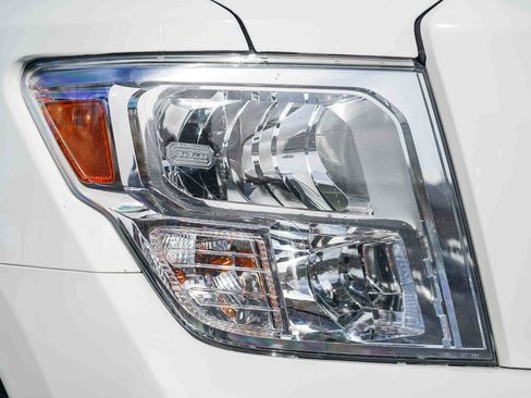 Used 2021 Nissan Titan SV w/ Accessory Utility Package image 2