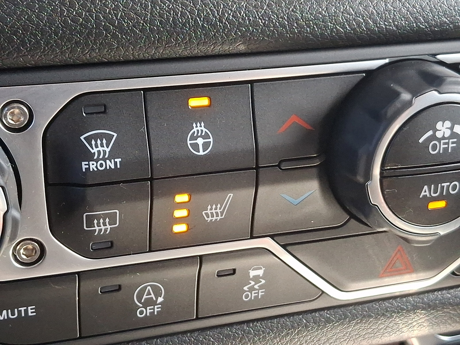 Used 2025 Jeep Gladiator Sport AWD/4WD image 24