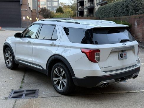 Used 2020 Ford Explorer Platinum w/ Premium Technology Package image 4