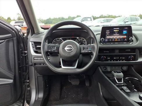 Used 2024 Nissan Rogue SV image 23