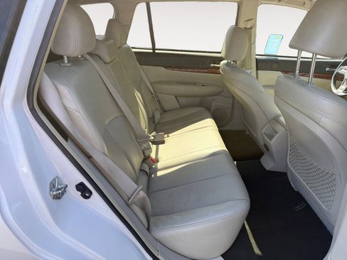 Used 2012 Subaru Outback 2.5i Limited w/ Moonroof Pkg AWD/4WD image 18