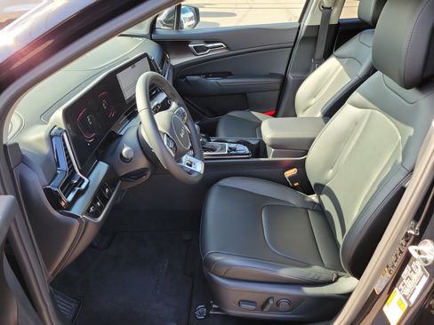 Certified 2024 Kia Sportage EX FWD image 19