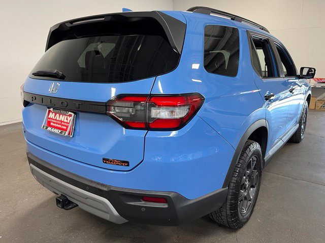 Used 2024 Honda Pilot TrailSport image 3