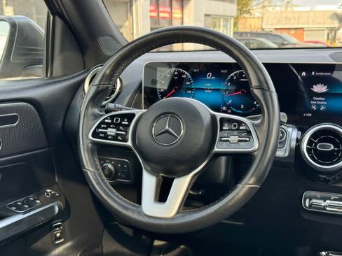 Used 2021 Mercedes-Benz GLB 250 4MATIC image 45