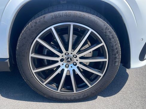Used 2025 Mercedes-Benz GLS 450 4MATIC image 9