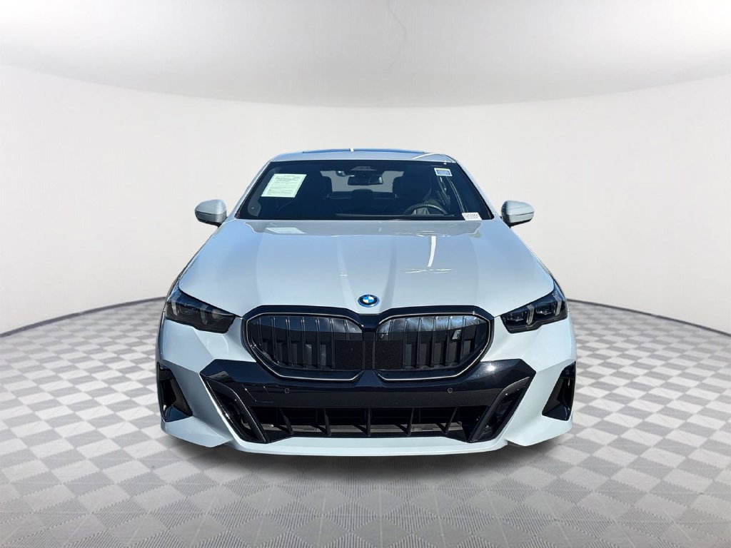 Used 2026 BMW i5 eDrive40 w/ M Sport Package RWD image 2