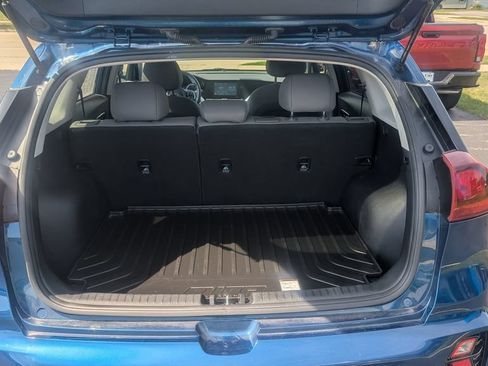 Used 2021 Kia Niro LXS FWD image 9