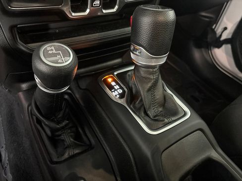 Used 2022 Jeep Gladiator Sport AWD/4WD image 20