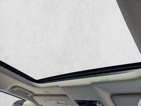 Used 2025 Land Rover Discovery Dynamic SE image 20