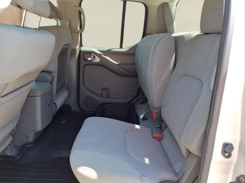 Used 2012 Nissan Frontier SV w/ SV Premium Utility Pkg AWD/4WD image 21