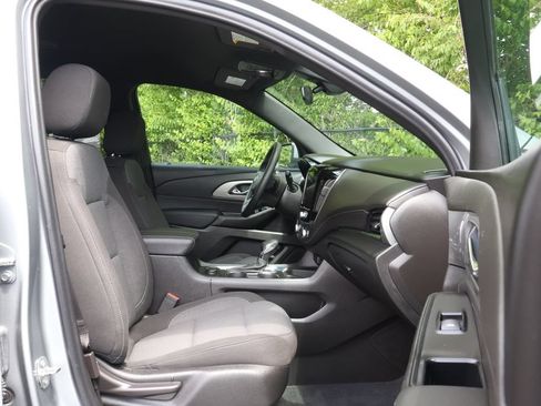 Used 2023 Chevrolet Traverse LT FWD image 40