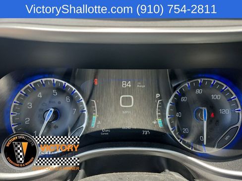 Certified 2023 Chrysler Pacifica Touring-L FWD image 11