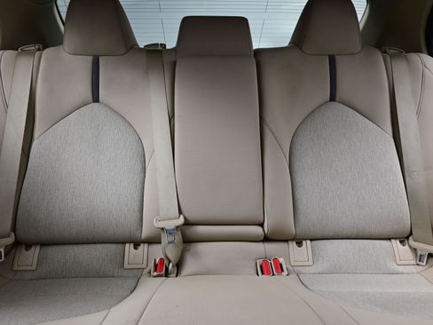 Used 2021 Toyota Camry LE image 15