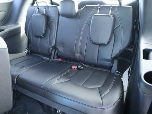 New 2026 Chrysler Pacifica Select FWD image 17