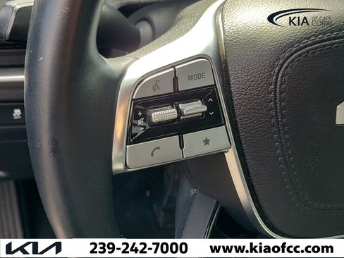 Certified 2024 Kia Telluride EX w/ EX Captain's Chair Package FWD image 27
