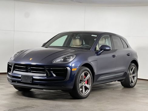 Certified 2023 Porsche Macan S AWD/4WD image 1