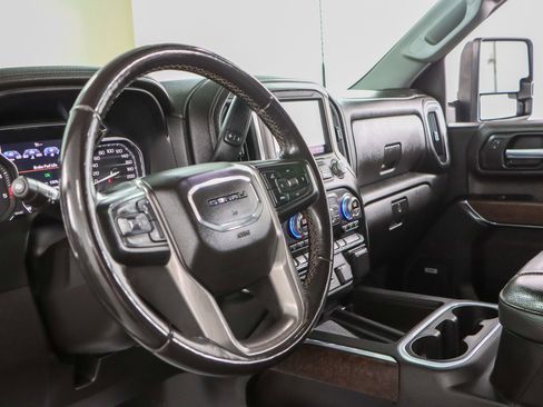 Used 2022 GMC Sierra 3500 Denali image 26