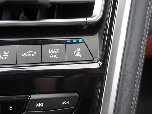 Used 2025 BMW M850i xDrive image 81