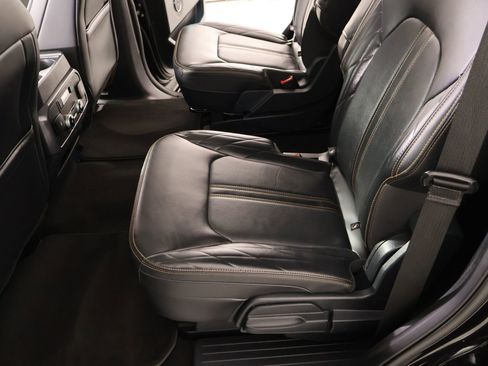 Used 2024 Ford Expedition Platinum AWD/4WD image 12