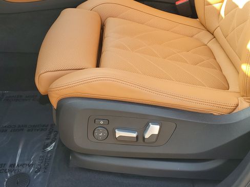 Certified 2024 BMW X5 xDrive40i w/ M Sport Package image 9